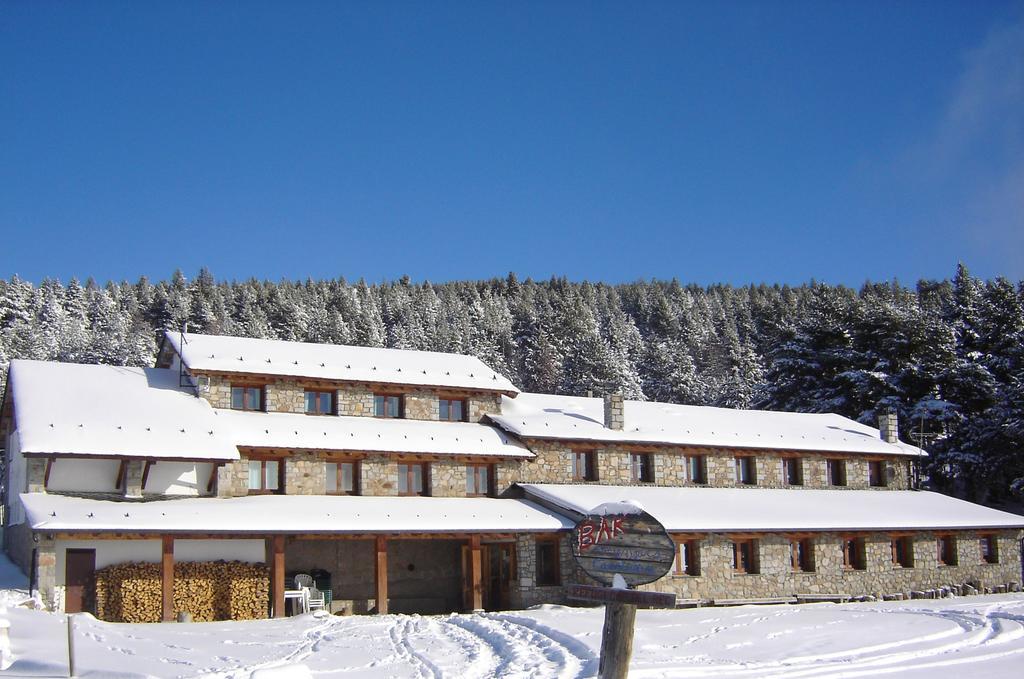 Refugi Cap Del Rec Hostel Lles Exterior photo