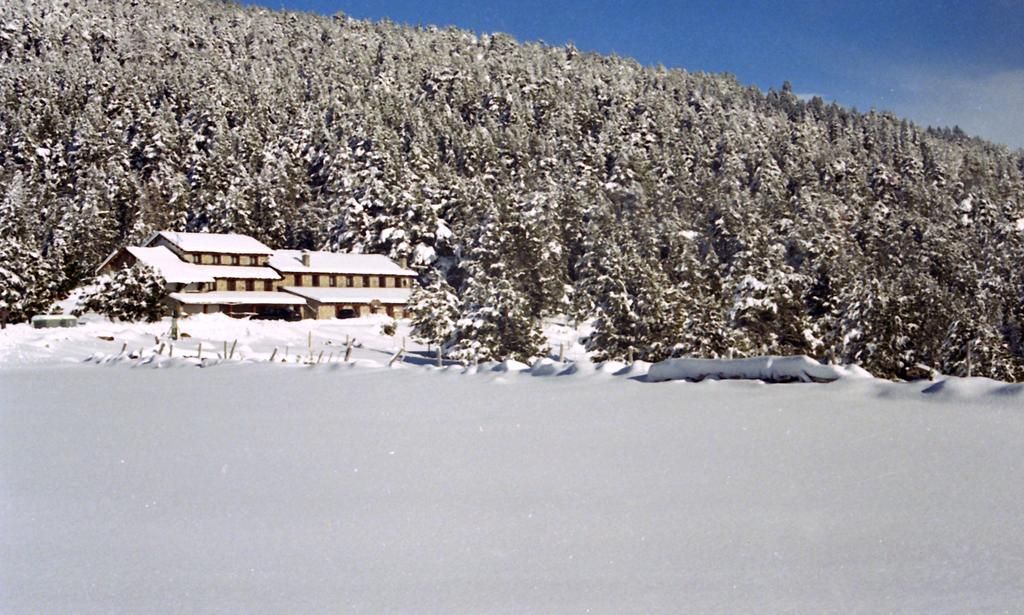 Refugi Cap Del Rec Hostel Lles Exterior photo